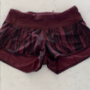 Lululemon 2” speed shorts size 2 maroon/black